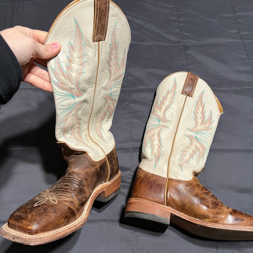 Justin square toe